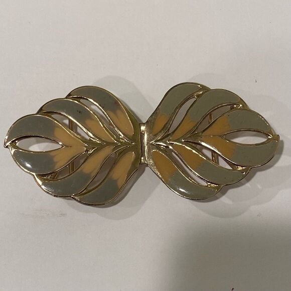 Accessories - Vintage Enamel Leaf Belt Buckle